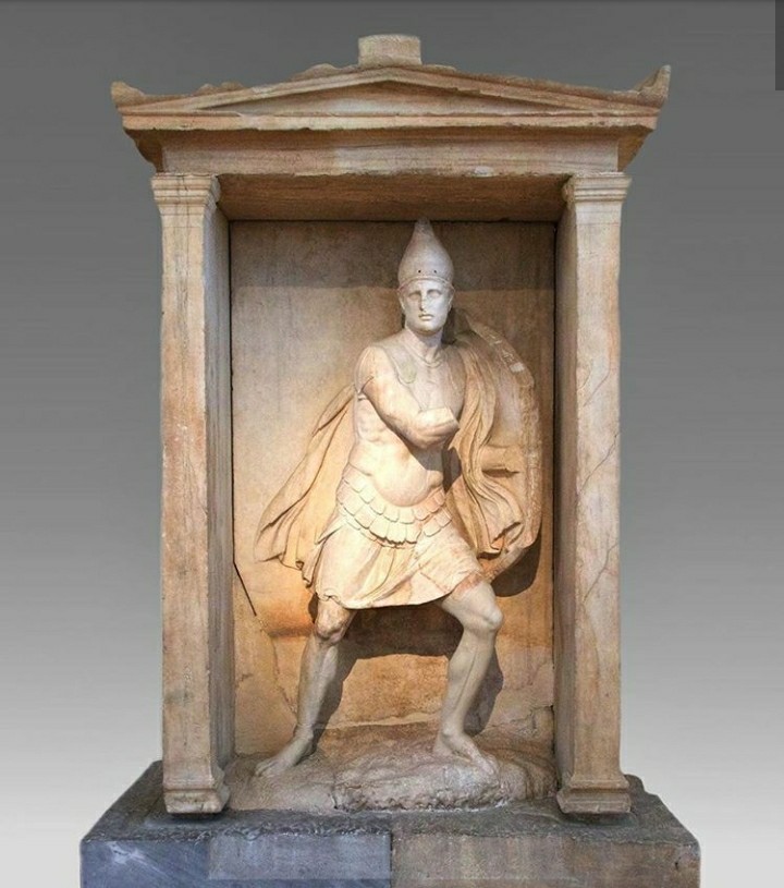 статуа, на Mакедонски благородник